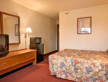 Super 8 By Wyndham Dumfries/Quantico Hotel Ngoại thất bức ảnh