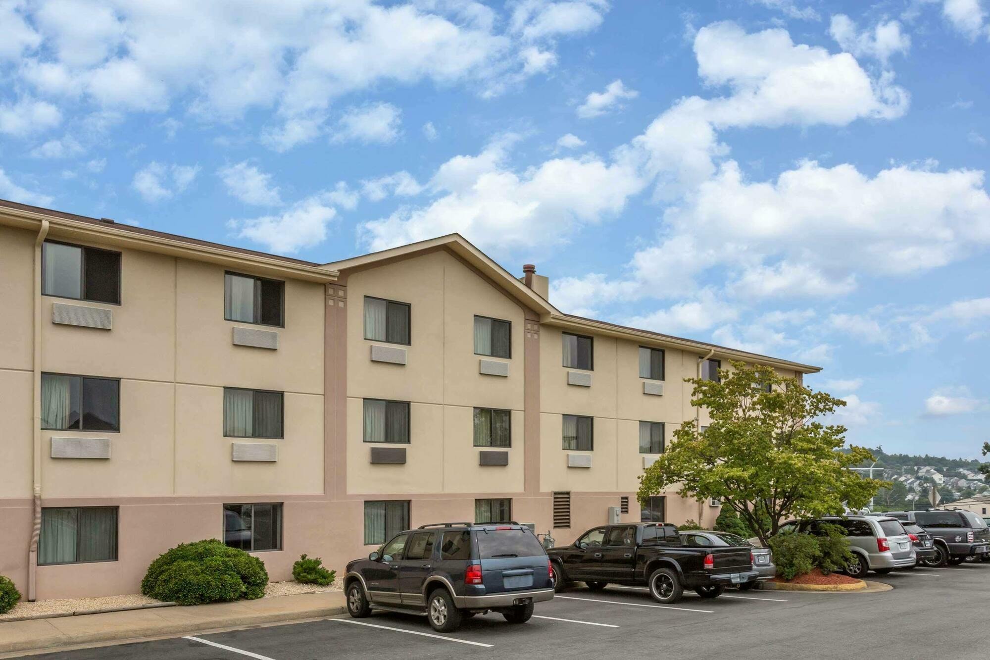 Super 8 By Wyndham Dumfries/Quantico Hotel Ngoại thất bức ảnh